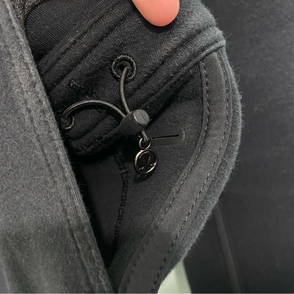 lululemon athletica pockets four